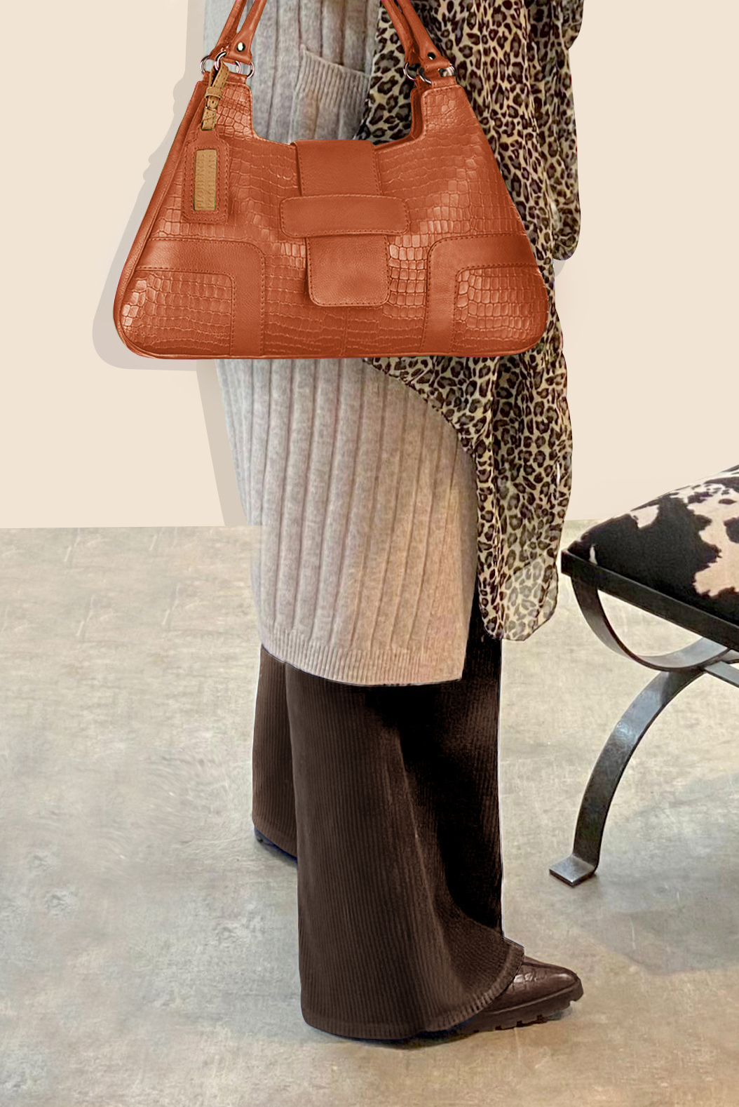 Dress large handbag in terracotta orange leather - Worn view
